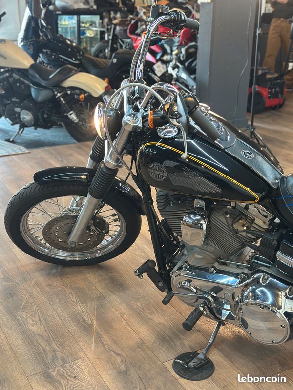 Harley davidson dyna super glide - old school
