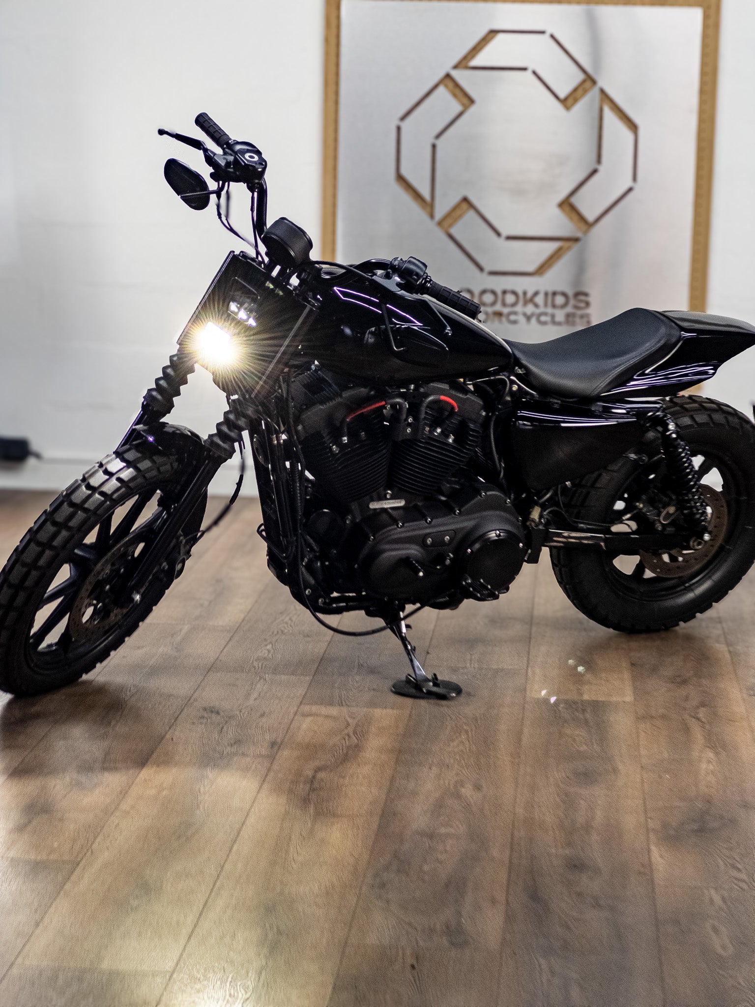 HARLEY DAVIDSON - 1200 Flat Scrambler SADDLEMEN