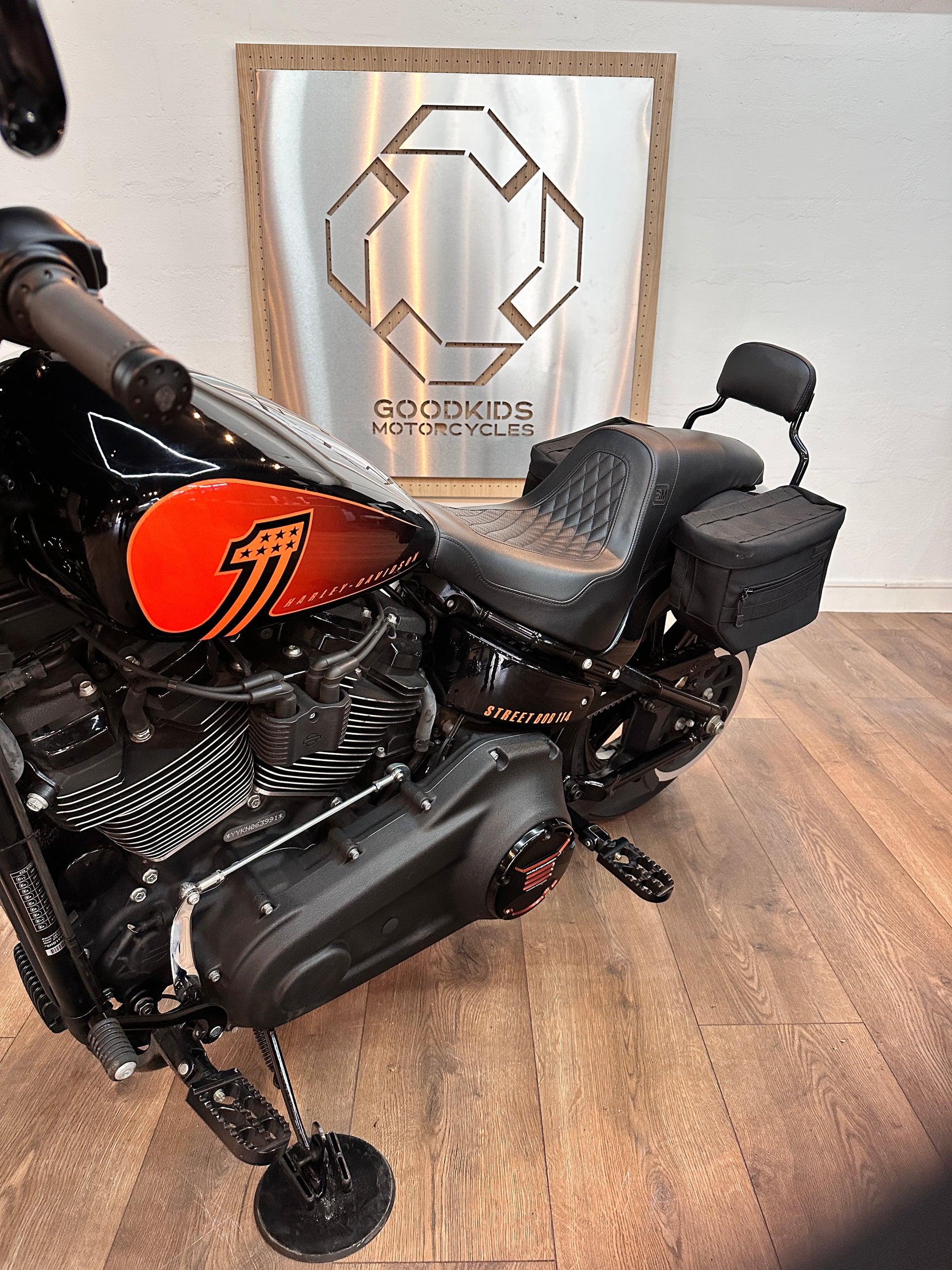 Street Bob 114