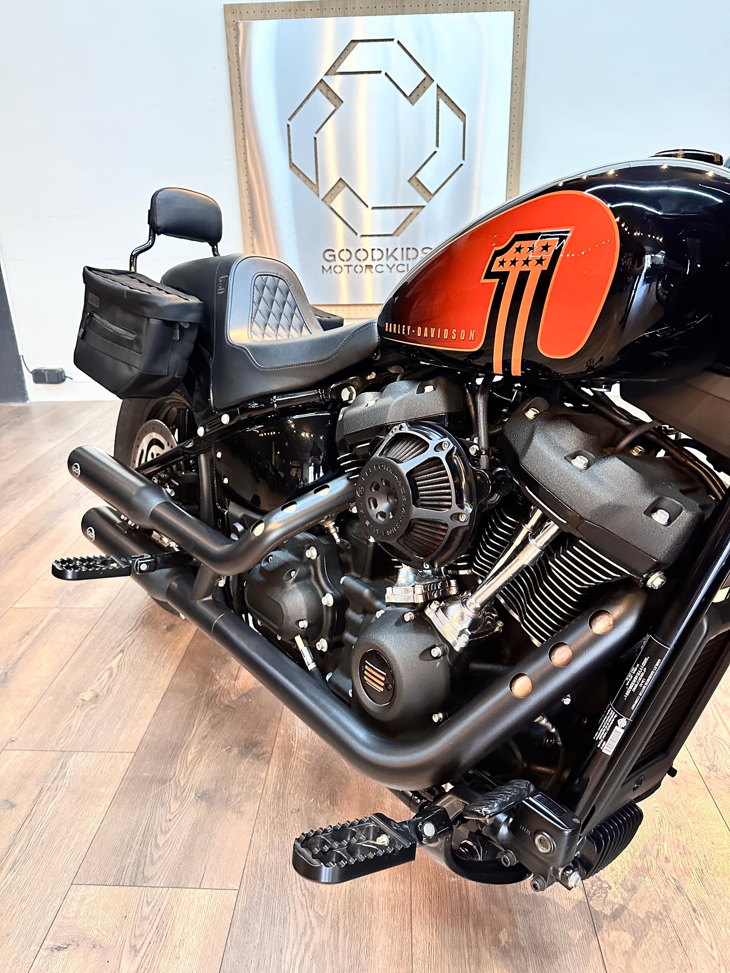Street Bob 114