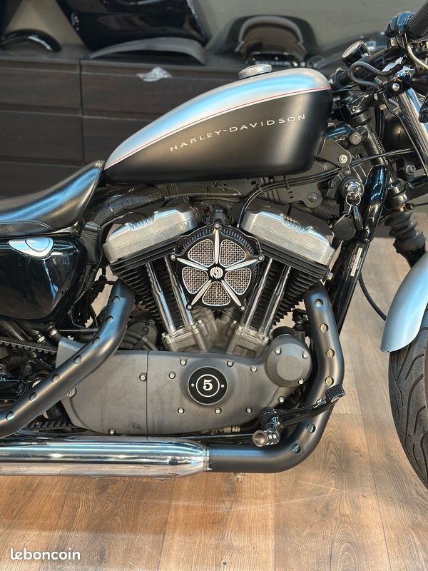 HARLEY DAVIDSON - Nightster 1200