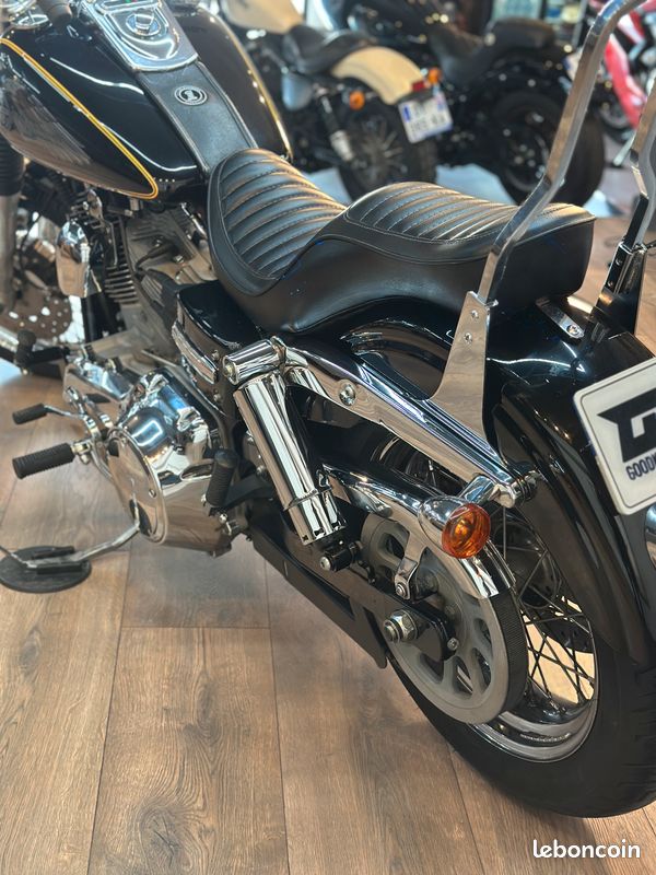 Harley davidson dyna super glide - old school