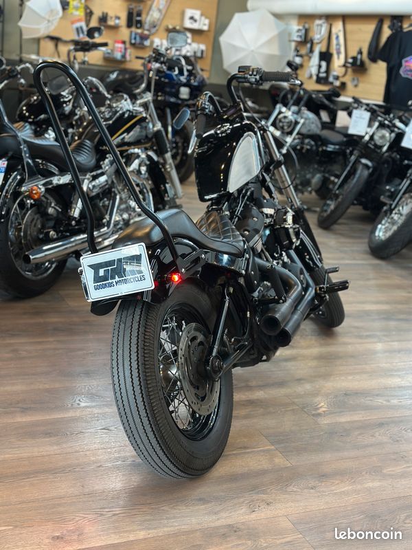 HARLEY DAVIDSON - Street Chop'