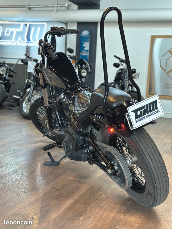 HARLEY DAVIDSON - Street Chop'